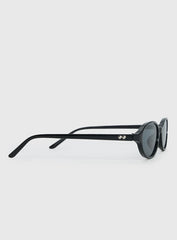 Captivation Oval Sunglasses Black