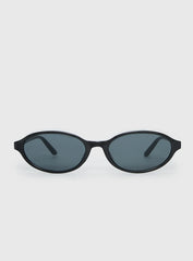 Captivation Oval Sunglasses Black